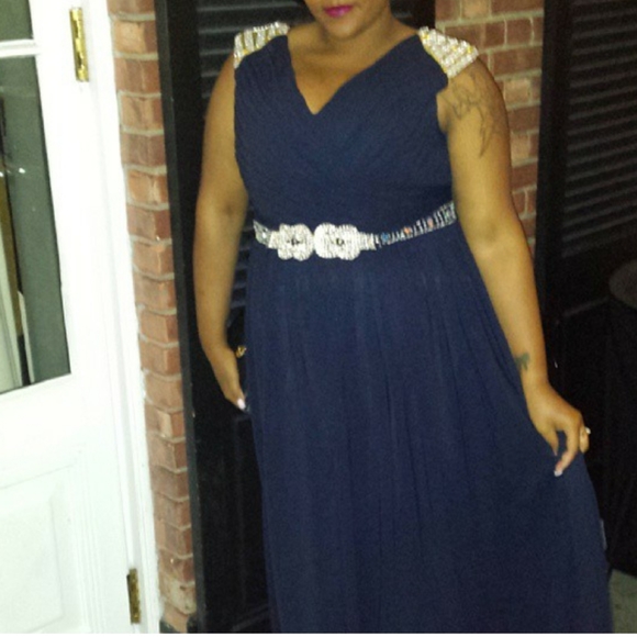 🎉2X HP🎊 Vintage Embellished Gown - Picture 4 of 10